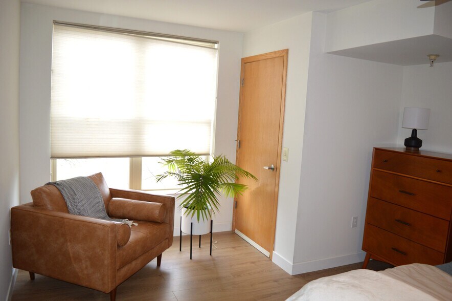 Building Photo - 8201 Mayo Dr