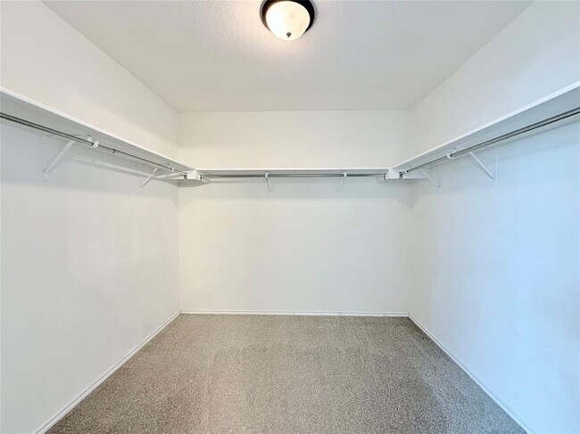 Building Photo - 2117 Townsman Trail