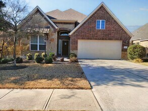 Building Photo - Large 3 Bedroom, 2.5 Bathroom Home – Fully Equipped Kitchen & Washer/Dryer Hookups