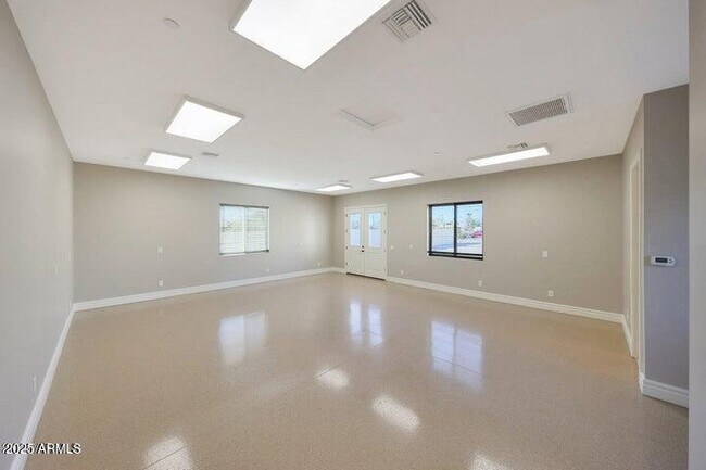 Building Photo - 6615 E Shea Blvd