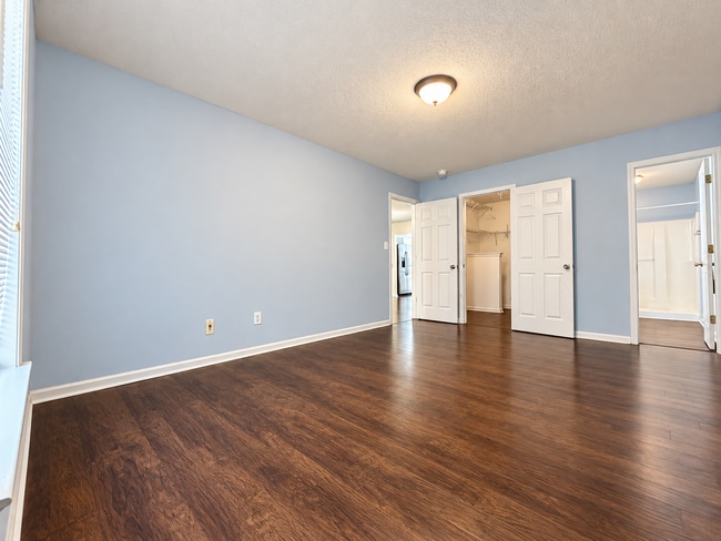 Building Photo - 126 Thorn Tree Ln