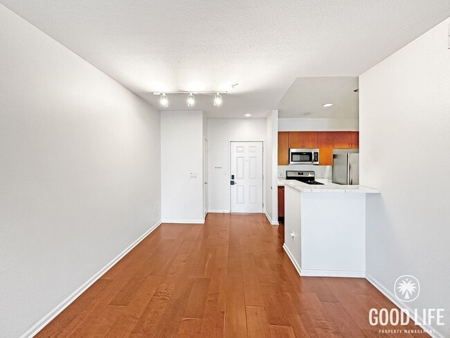 Building Photo - Resort-Style 1BR in Anaheim | Gym, Pool, Jacuzzi & Balcony