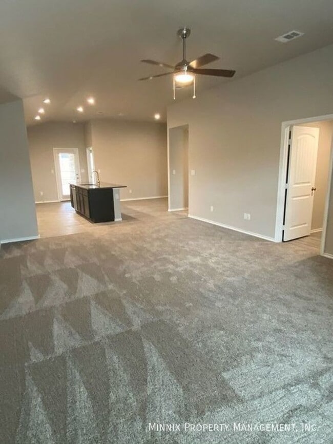 Building Photo - 1217 E 89th St