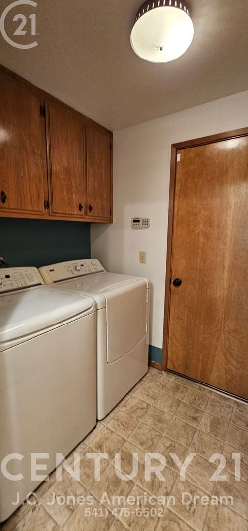 Building Photo - Single Family Home in NE Grants Pass with RV Parking