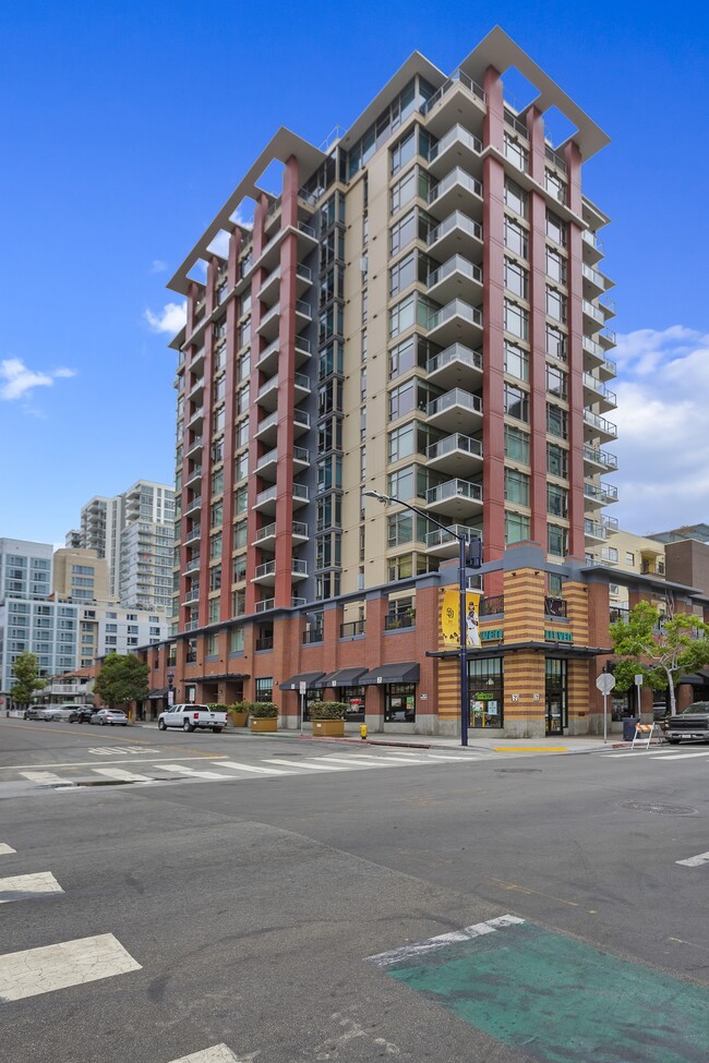 Building Photo - 427 9th Ave