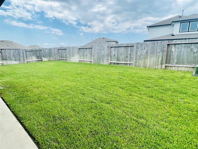Building Photo - 1718 Bryson Heights Dr