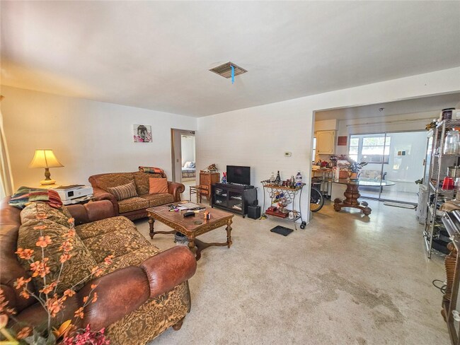 Building Photo - 2066 High Ridge Dr