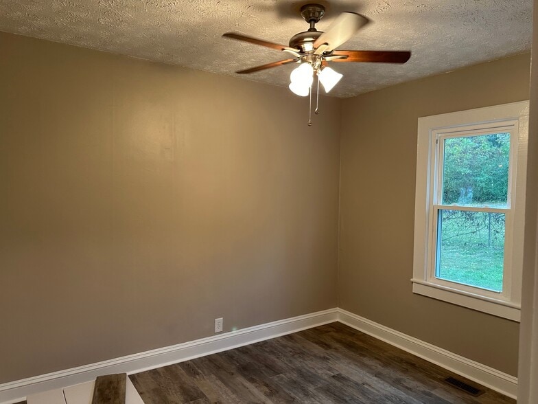 Bedroom #2 - 220 Lake St