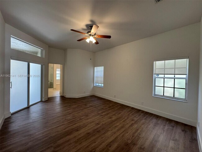 Building Photo - 4273 Fox Ridge Dr