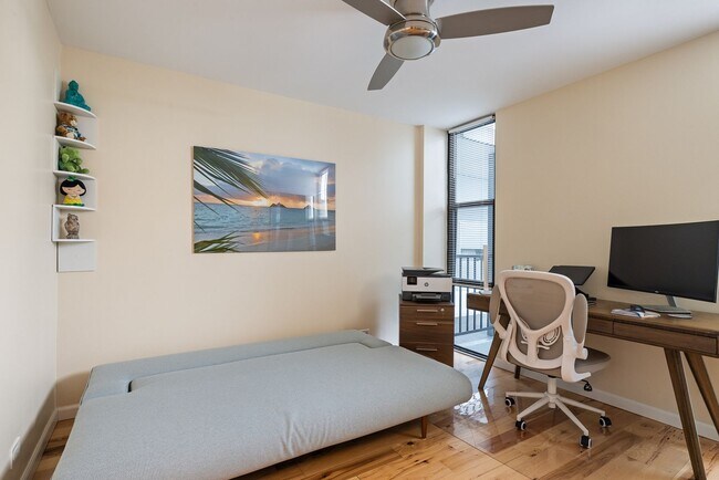 Building Photo - Windward Harbour