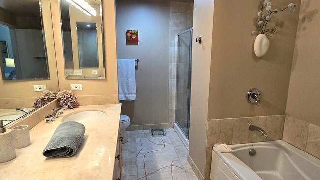 Building Photo - 57 E Delaware Pl