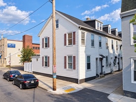 Building Photo - 547 N Silk St