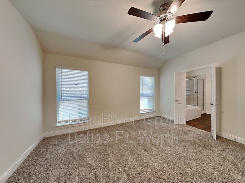 Building Photo - 11200 Glover Ln