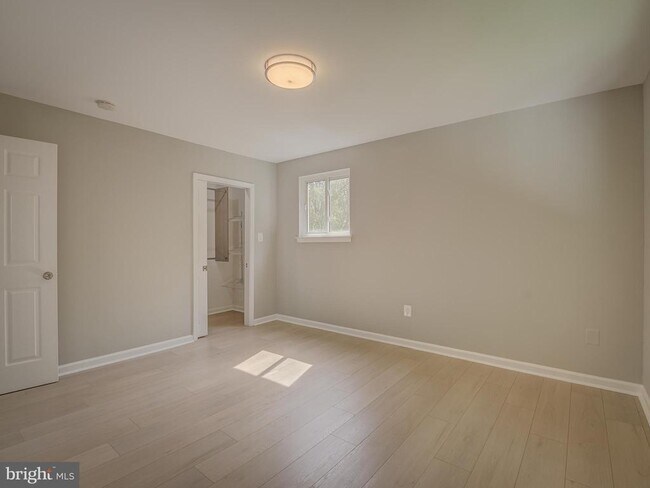 Building Photo - 6812 Landor Ln
