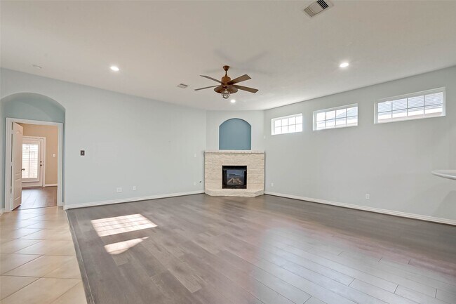 Building Photo - 24922 Florina Ranch Dr
