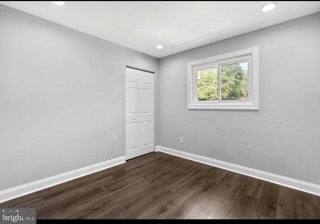 Building Photo - 9802 Cherry Tree Ln