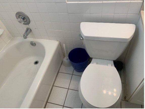 Bath 2 toilet - 440 Veteran Ave