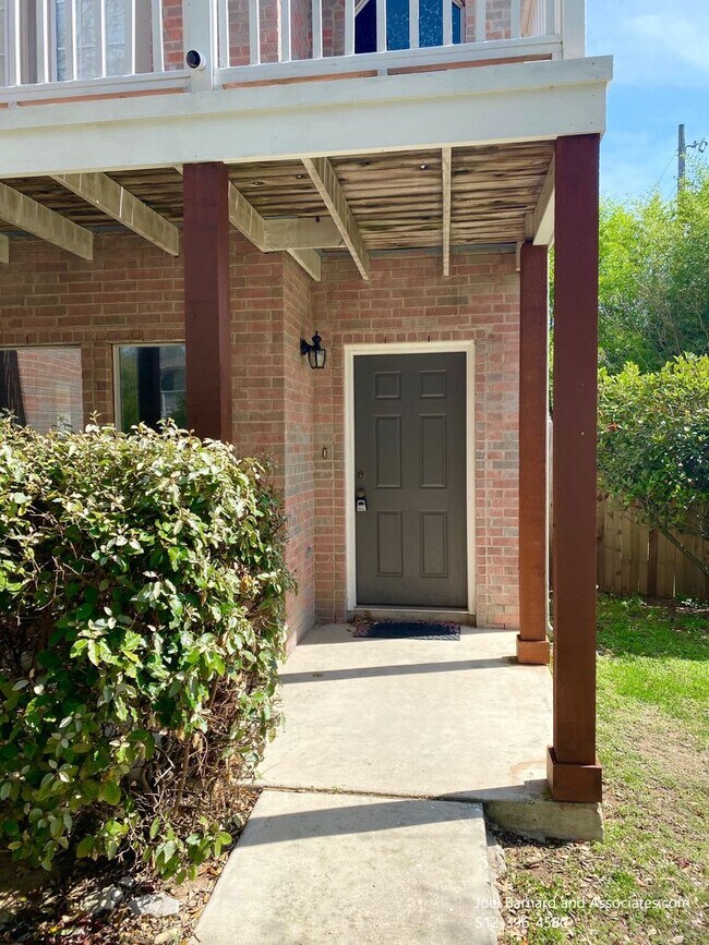 Building Photo - Available July 6: Very Clean, Well Maintai...