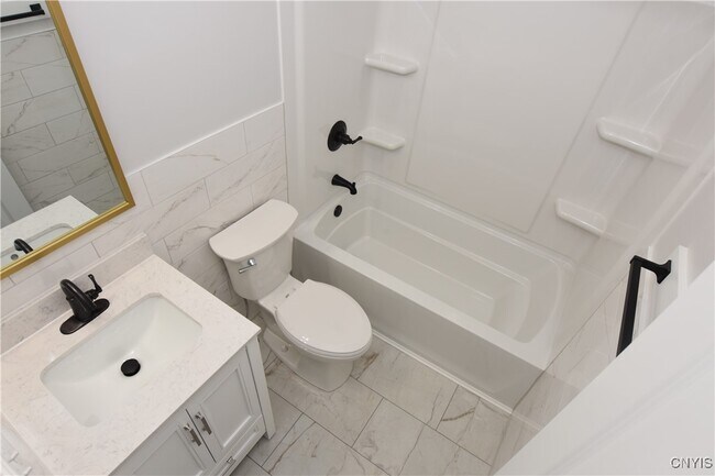Building Photo - 1401 Woodbury Dr