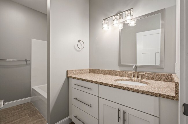 Building Photo - Beautiful & Modern 3-Bedroom Townhome near...