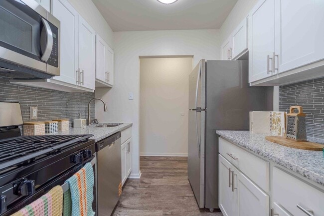 Building Photo - Ridgeview Apartment Homes