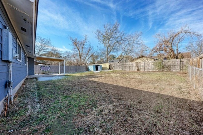 Building Photo - 1502 Sagebrush Dr