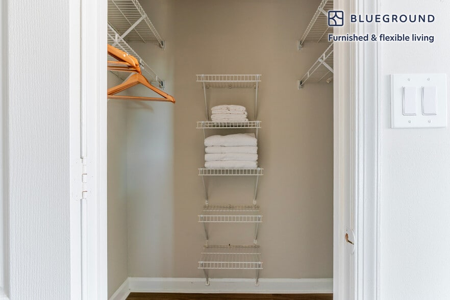 Building Photo - 2140 L St NW