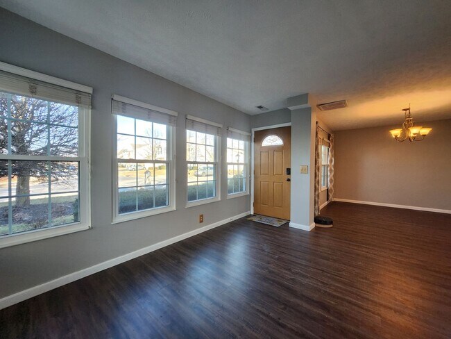 Building Photo - Beautiful 2-Story Home in Northmont School District