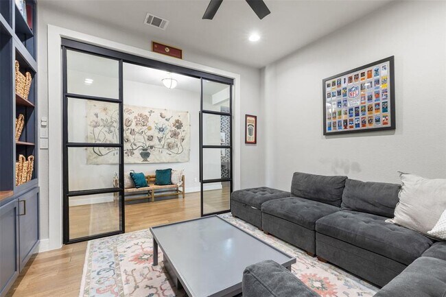 Building Photo - 1608 Carmine Dr