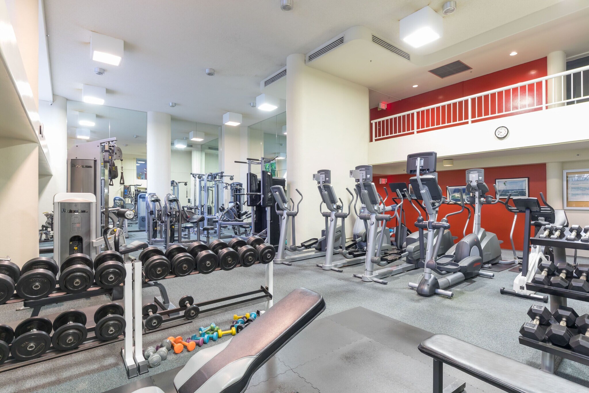 Building Photo - 1212 Nuuanu Ave