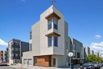 Building Photo - SF Shipyard - 3 BR, 2.5 BA Townhouse 1,437 Sq. Ft. - 3D Virtual Tour, 2-Car Garage
