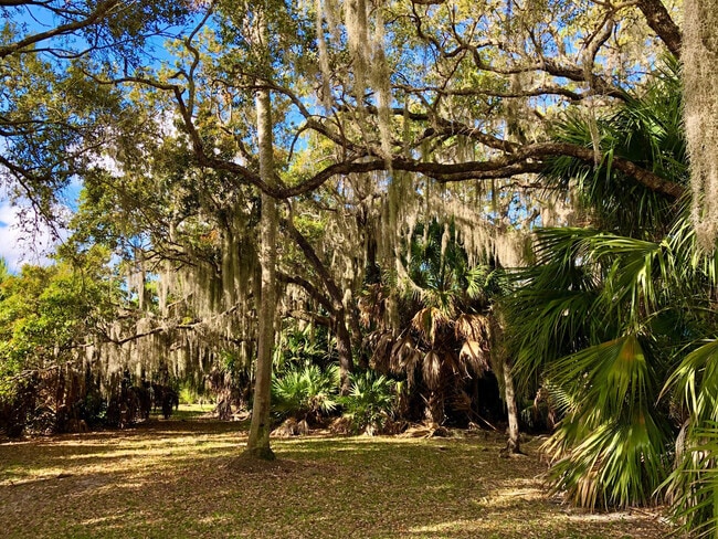 Building Photo - 2116 SE Eatonville Dr