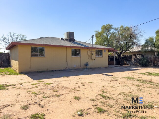 Building Photo - 3 Bed/ 1 Bath at 67th /Indian School! Appl...