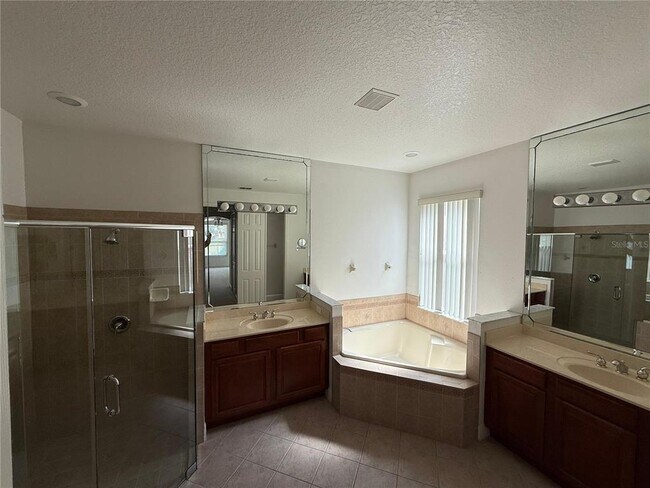 Building Photo - 3811 Eagle Isle Cir