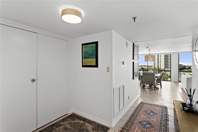 Building Photo - 3301 Bayshore Blvd