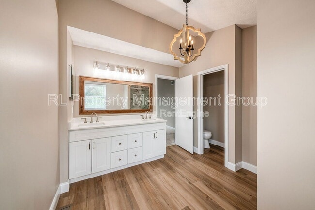 Building Photo - 2940 Wynridge Dr