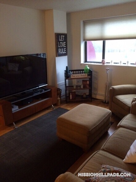 Building Photo - 226 Parker Hill Ave