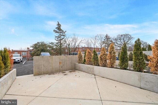 Building Photo - 331 Fountain St