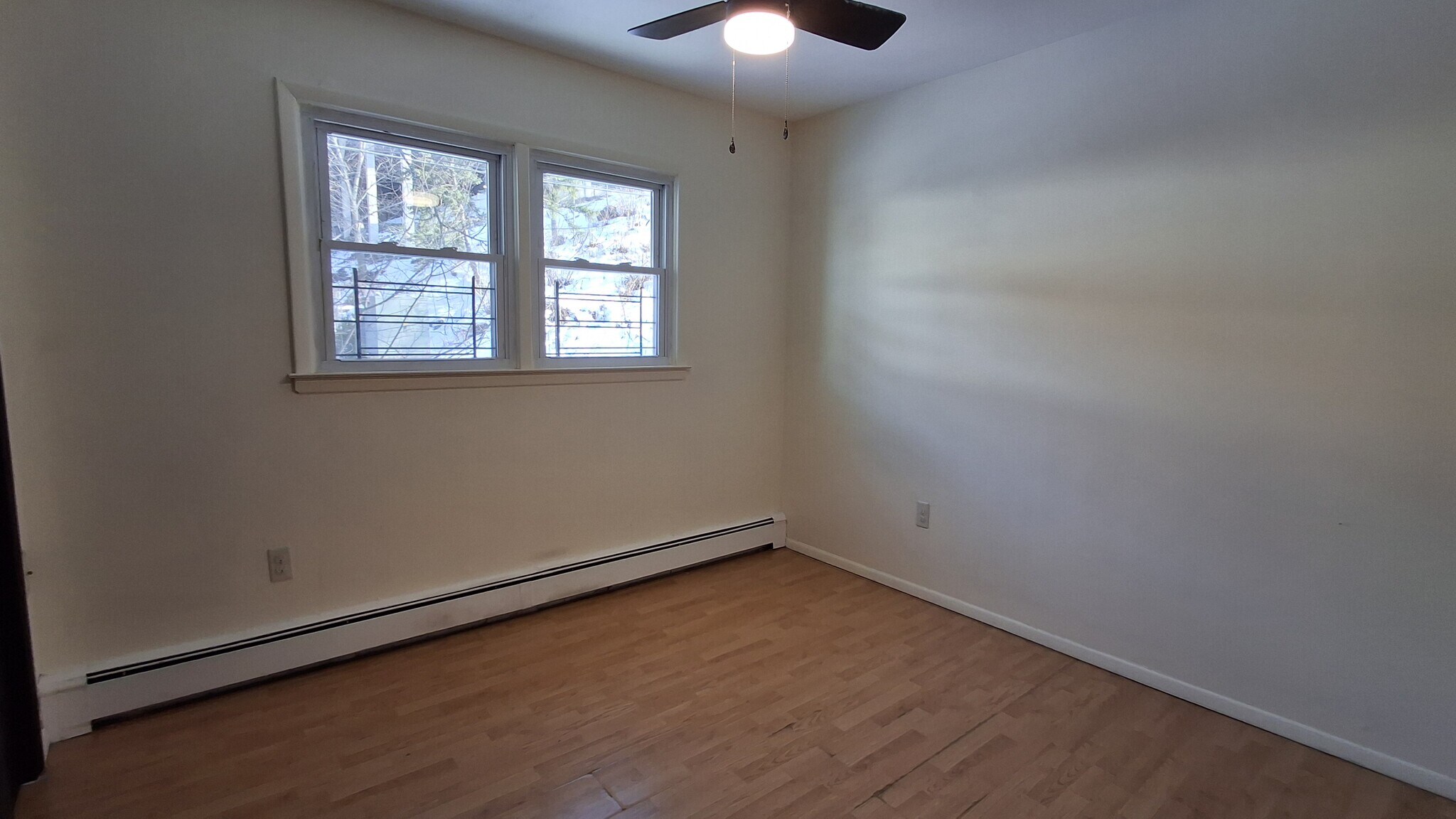 Bedroom 1 (10' x 10') - 3409 Givernaud Ter