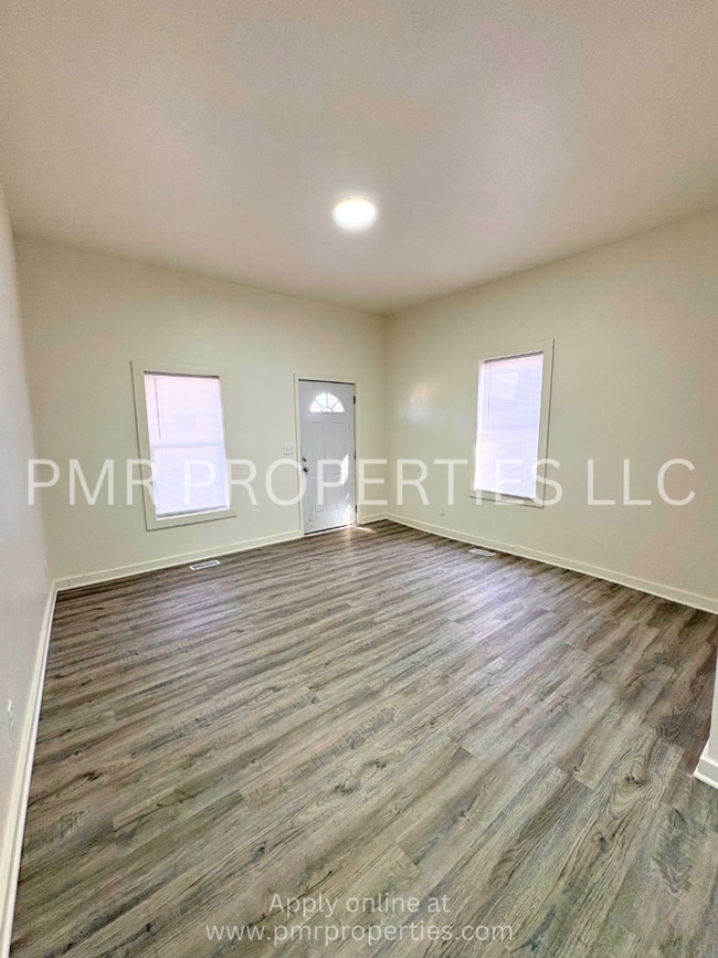 Building Photo - 2 Bedrooms/1 Bathroom House