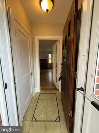 Building Photo - 409 Sanhican Dr