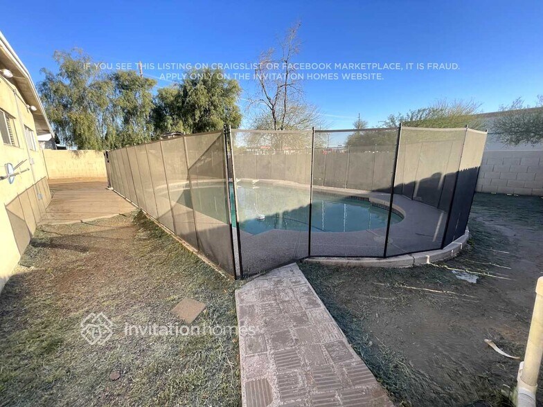 Building Photo - 5909 W Coronado Rd