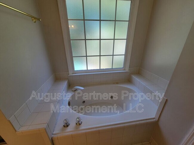 Building Photo - 3719 El Cordero Ranch Springs Rd
