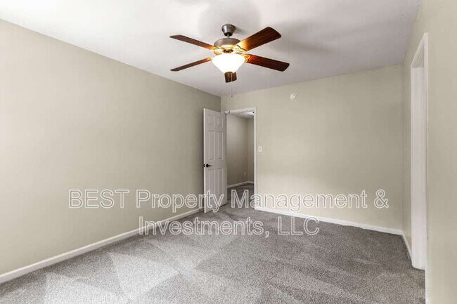 Building Photo - 8130 Kings Creek Dr