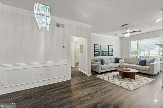 Building Photo - 2400 Cumberland Pkwy SE