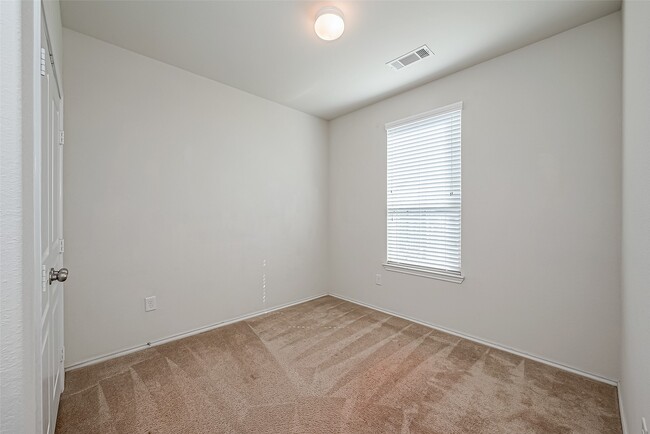 Building Photo - 4435 Champions Landing Dr