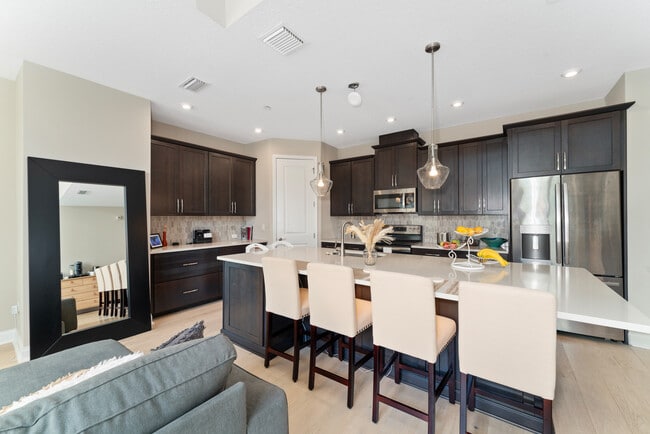 Building Photo - 115 E Concord St