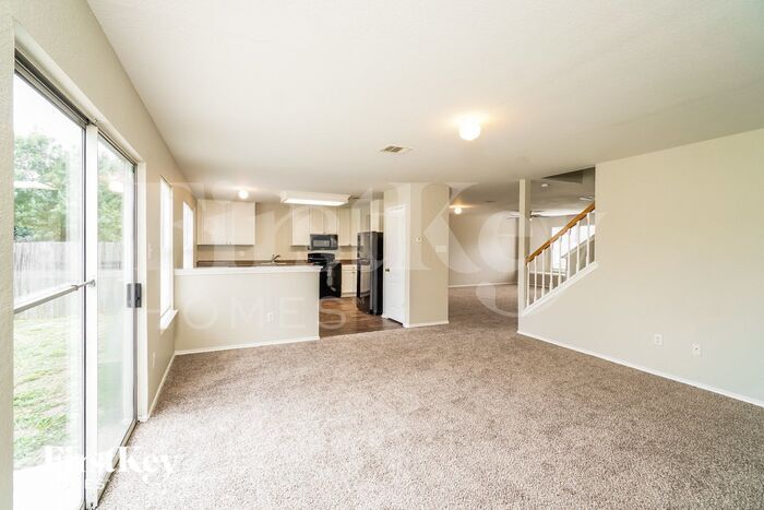 Building Photo - 6026 Ironmill Creek
