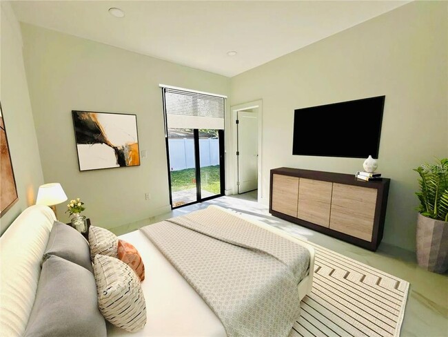 Building Photo - 4106 N Thatcher Ave