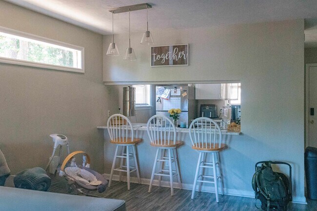 Building Photo - 2597 Panther Creek Rd